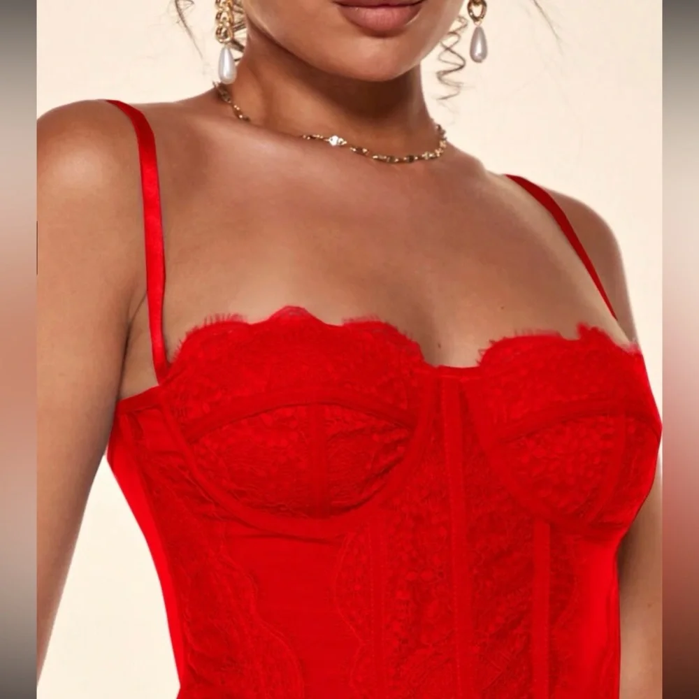 Luxe lace bustier corset cami crop top - Picture 3 of 16